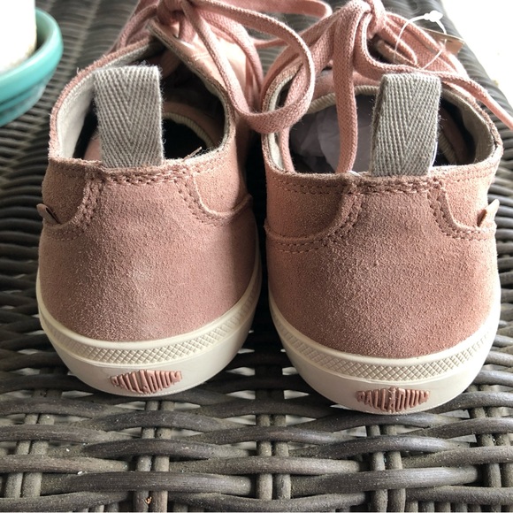NWOT Palladium women’s rose blush pink sneakers. Size 8 - Picture 4 of 8
